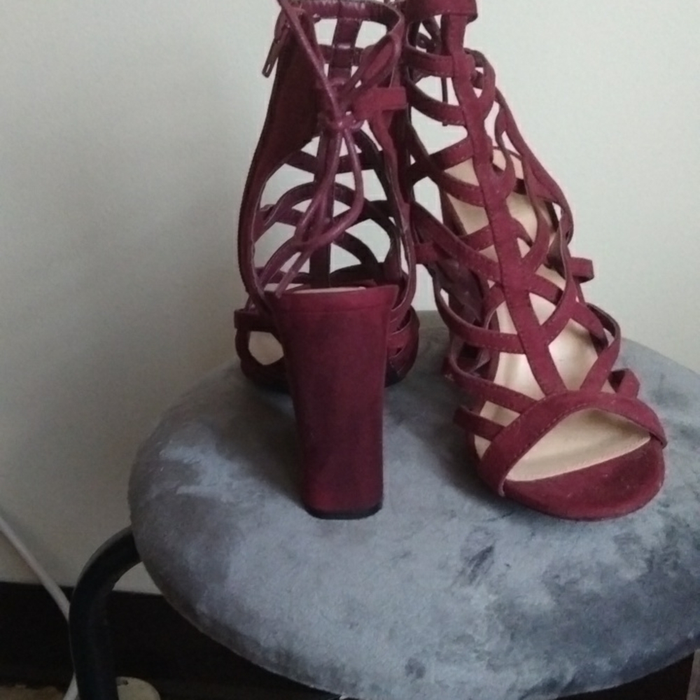 Sandals - Picture 3 of 3